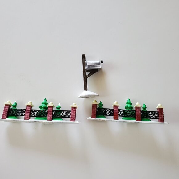 Department 56 Two Tree Lined Fences with Mailbox - Picture 15 of 15